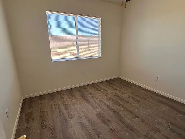 7221 Murray Ln — Photo 10