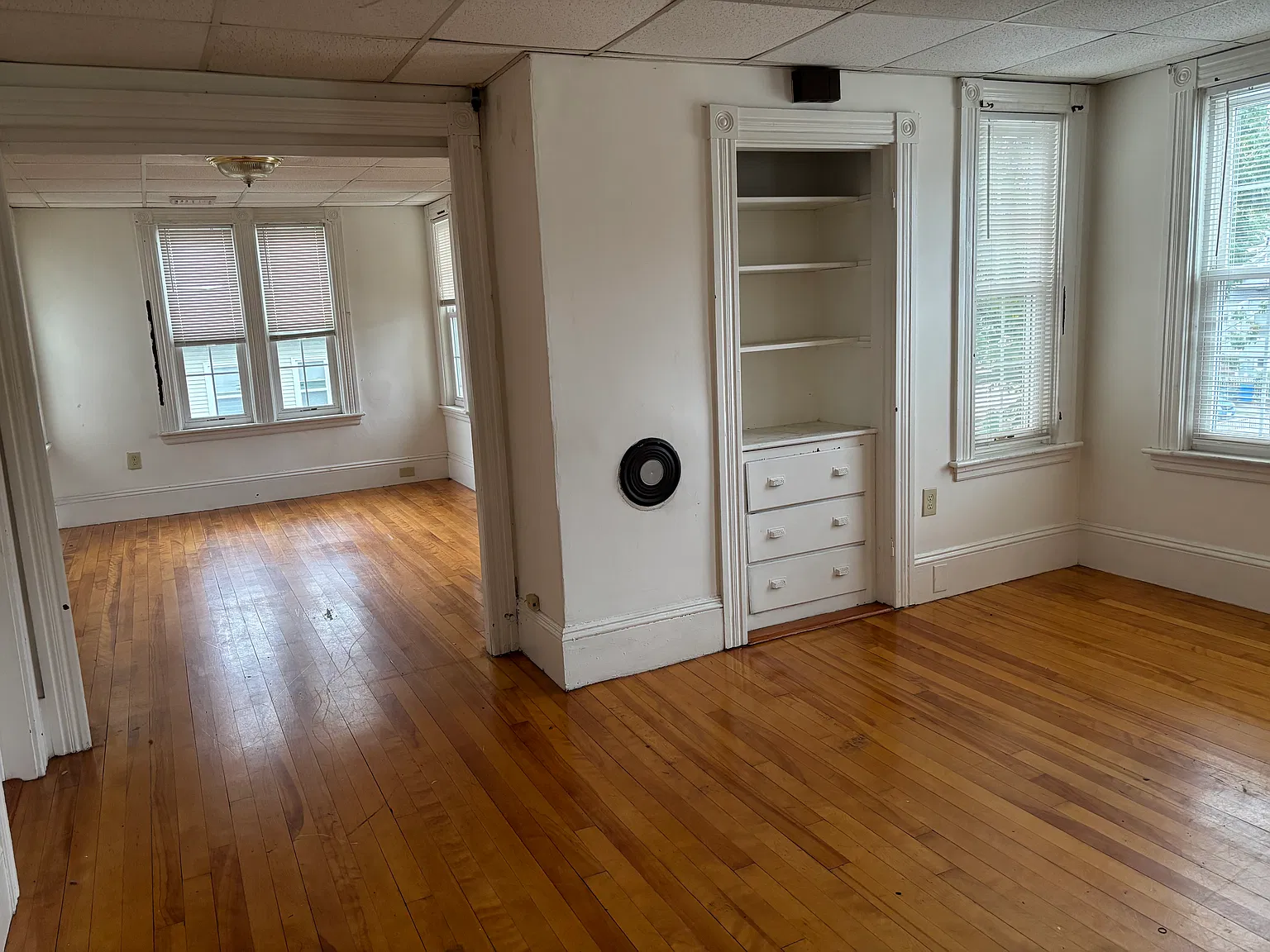 3 bed, $1,800 — Photo 2