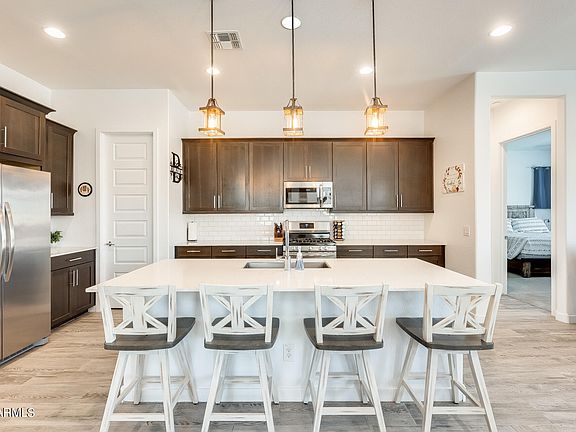 4th image of 4016 W ESTES Way