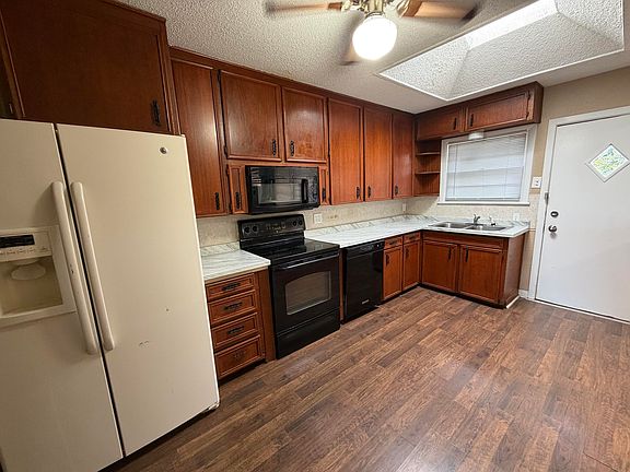 5th image of 3715 36th St