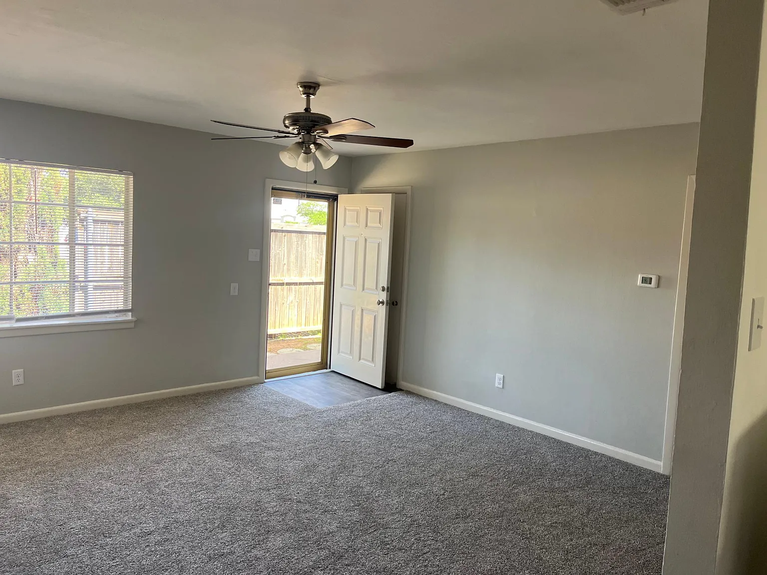 4812 Detroit Ave — Photo 3