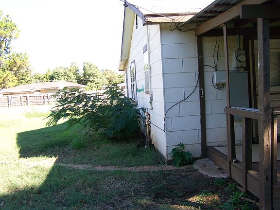 5th image of 1304 E Creek St