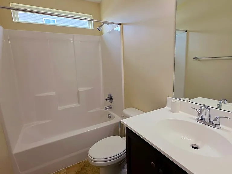 222 Rowland Dr — Photo 5