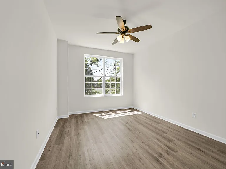 228 Park Ln — Photo 15