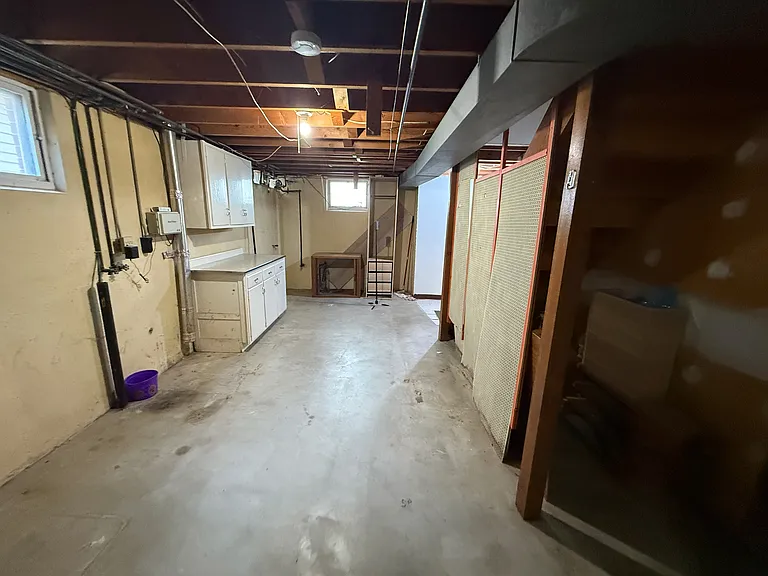 1322 S 32nd St — Photo 17