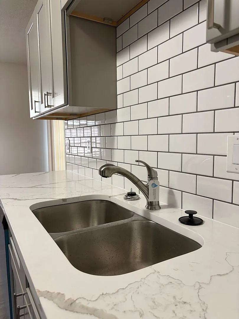 Relocate with Ease! Stylish Mid-Term Rental, All Utilities and Lawn Care Included! — Photo 3