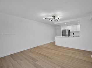 18800 NE 29th Ave APT 420, Aventura, FL 33180