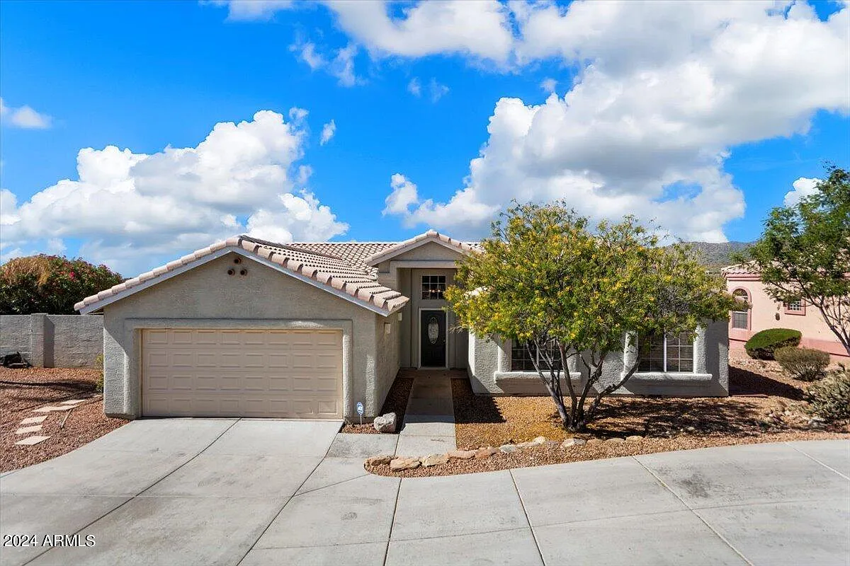 3 bed, 2.5 bath, 1829 sqft, $3,000 — Photo 1
