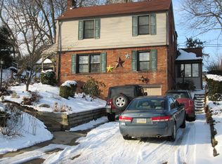 229 Constitution Dr, Pittsburgh, PA