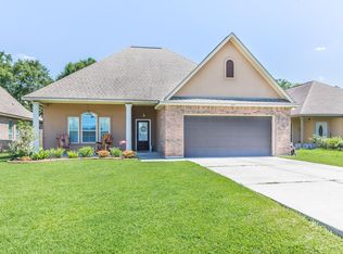 405 Flanders Ridge Dr, Youngsville, LA 70592