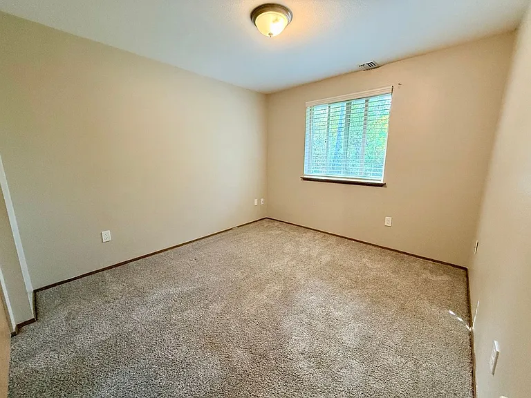 10404-10419 E McKinley Ave — Photo 24