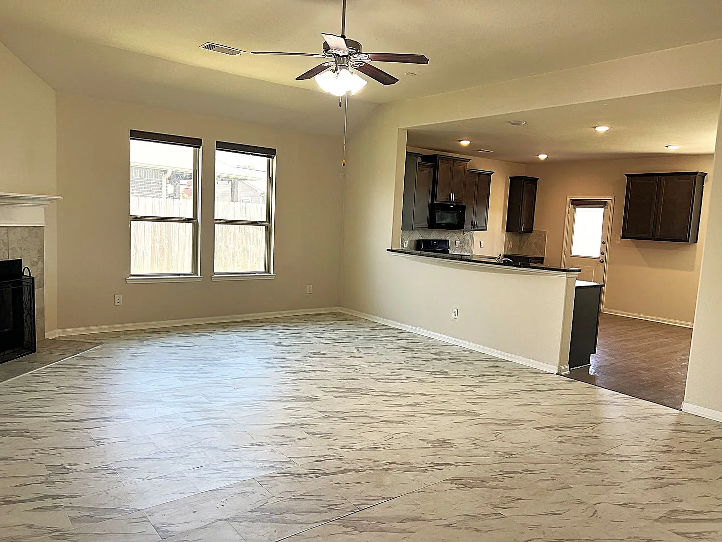 Spacious single level home on a large neighborhood lot — Photo 4