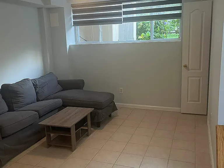 190 Wellington Ct #1 — Photo 5