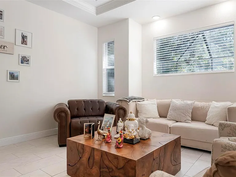 404 Golden Harbour Trl — Photo 15