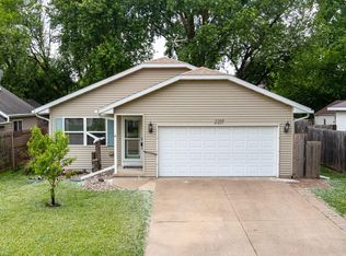 2217 Mount Vernon St, Oshkosh, WI 54901