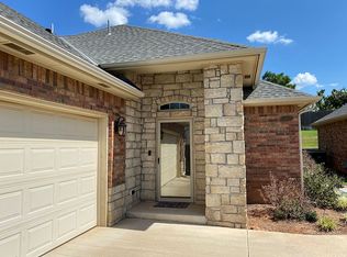 10252 Hawthorn Dr, Oklahoma City, OK 73120