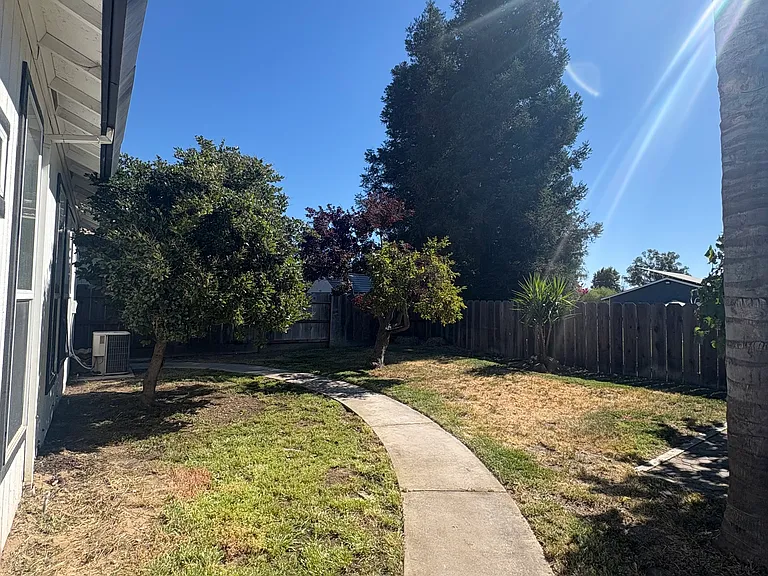 2534 Sunrise Ave — Photo 20