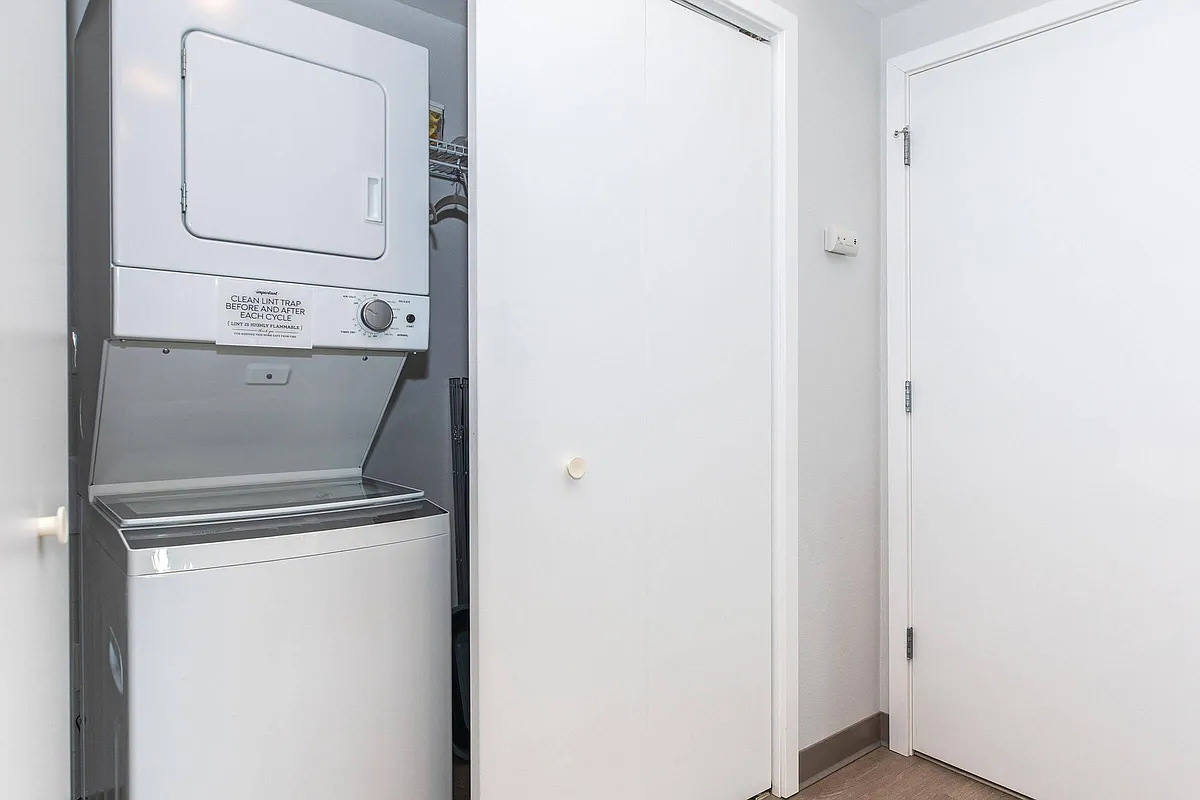 Building Photo - 511 3rd Ave SW #210