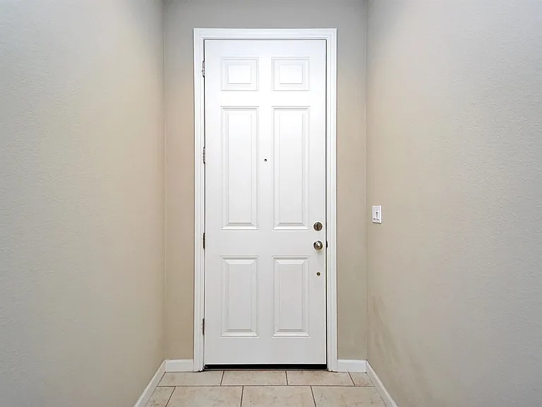 3742 Pontiac Ave — Photo 5