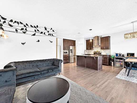5th image of 6122 175a Ave NW