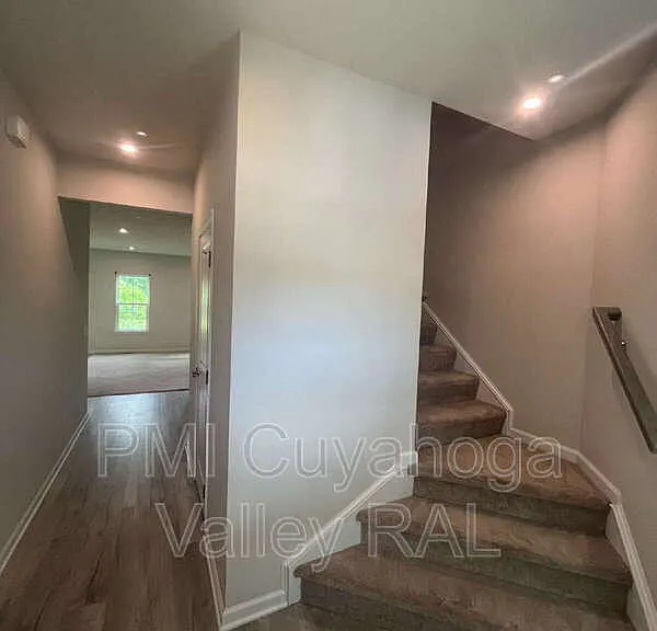 1161 Meadow Run — Photo 2