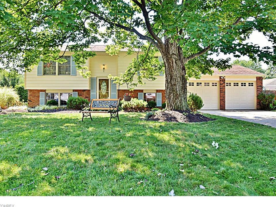 1st image of 22297 Lorraine Dr