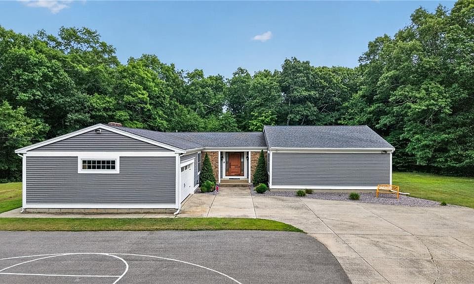 1st image of 884 Reynolds Rd