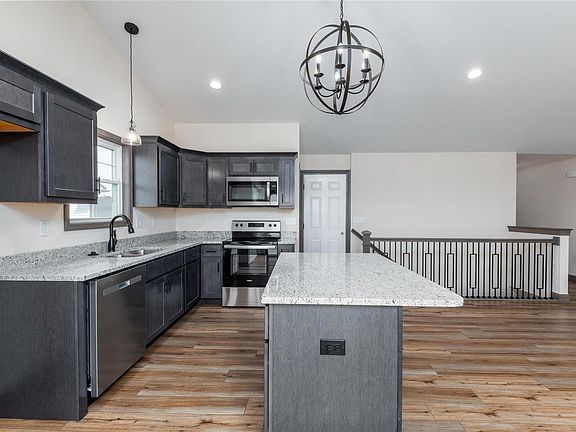 4th image of 3641 Justine Dr