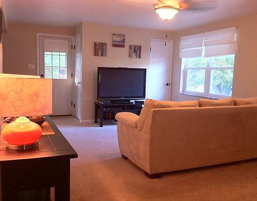 3rd image of 256 Monica Dr