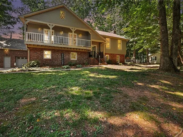 748 Crooked Run Rd, Rural Hall, NC 27045