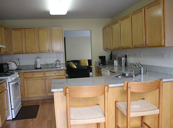 3rd image of 7418 Lincoln Ave #C