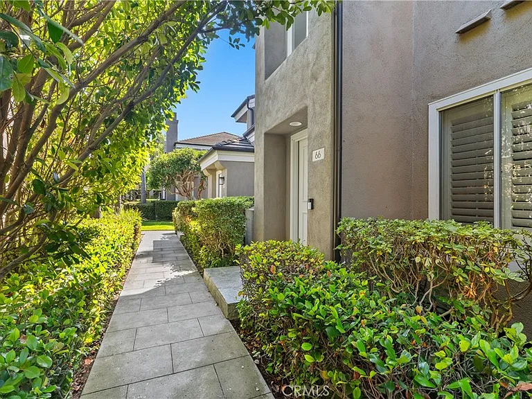 66 Baycrest Ct — Photo 5