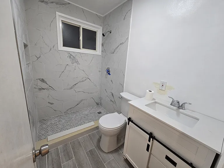808 S Pine Dr — Photo 2