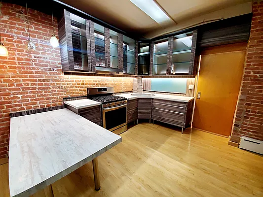 Rented by Brooklyn Property Group LLC | media 33