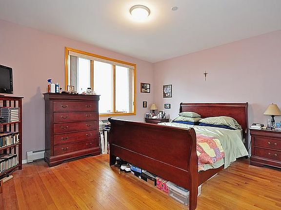 5th image of 135 28th Ave APT 1B
