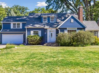 511 Janalyn Cir, Golden Valley, MN 55416