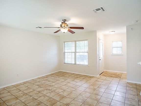 3rd image of 13408 Coomes Dr