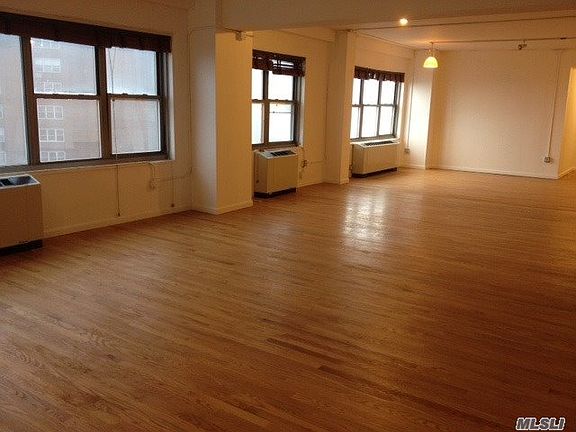2nd image of 125-10 Queens Blvd