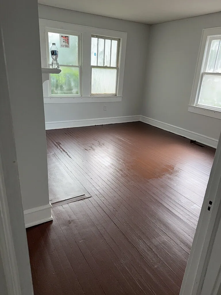 2 bed, 1.0 bath, $875 — Photo 4