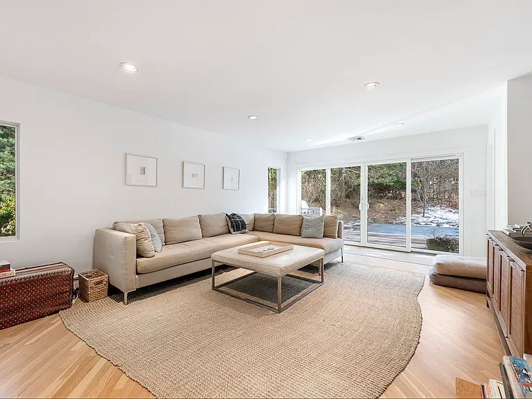 31 Diane Dr — Photo 10