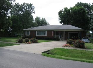 18 W Rigney Dr, Terre Haute, IN 47802