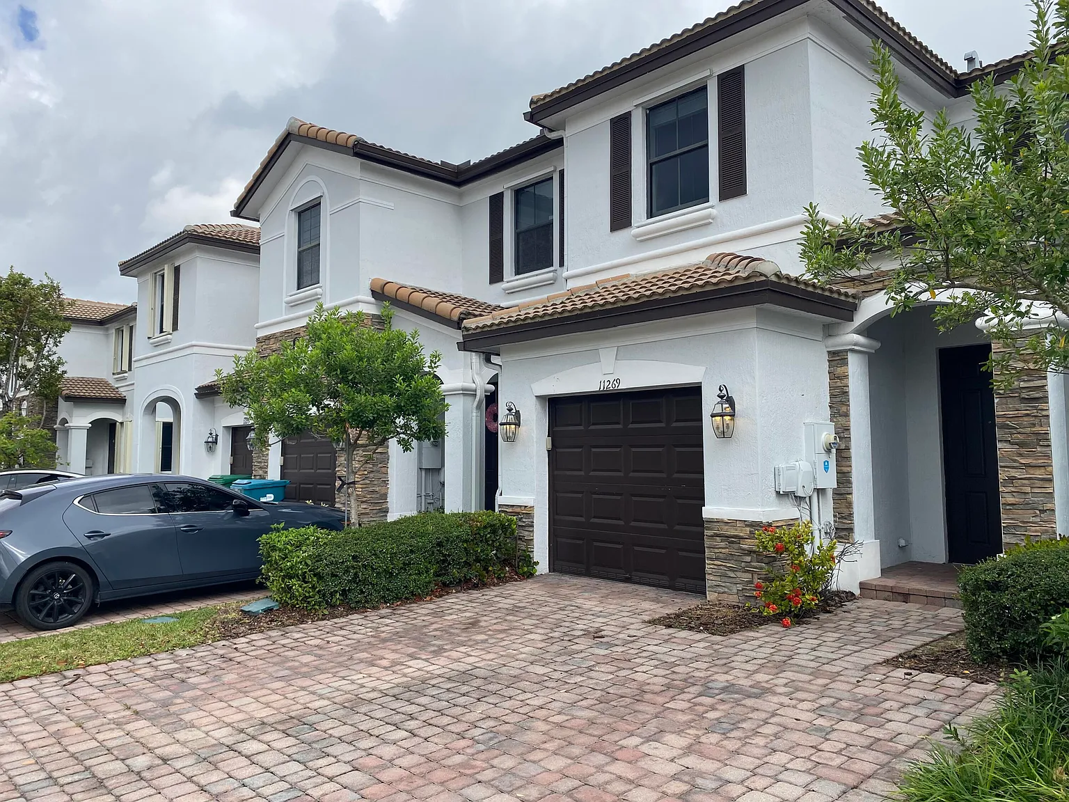 3 bed, 2.5 bath, 1704 sqft, $3,500 — Photo 2