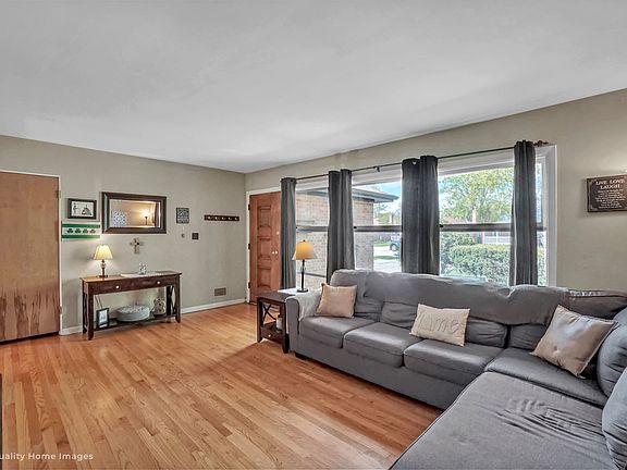 2nd image of 4131 Arnold Pl