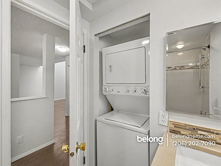 7930 SE 34th St #513 — Photo 4