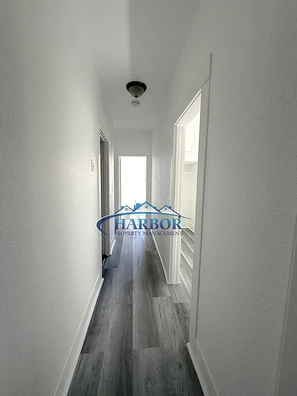 2 bed, 1.0 bath, $2,500 — Photo 4
