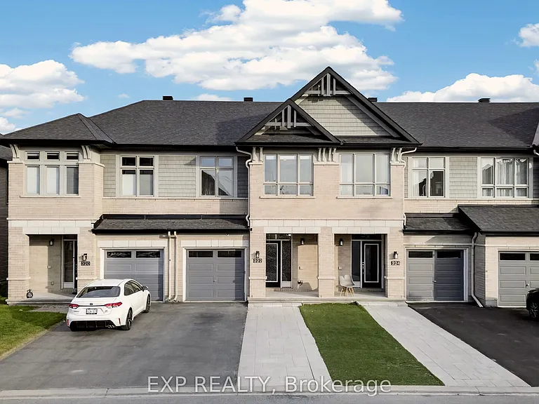 322 Rainrock Cres — Photo 1