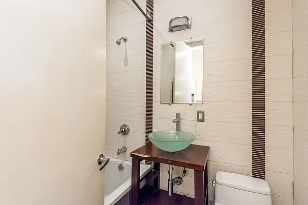 Rented by Nooklyn NYC LLC | media 37