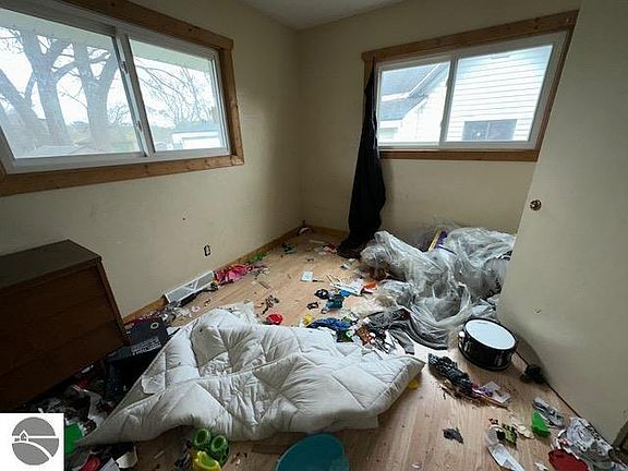 3rd image of 1112 1st Ave