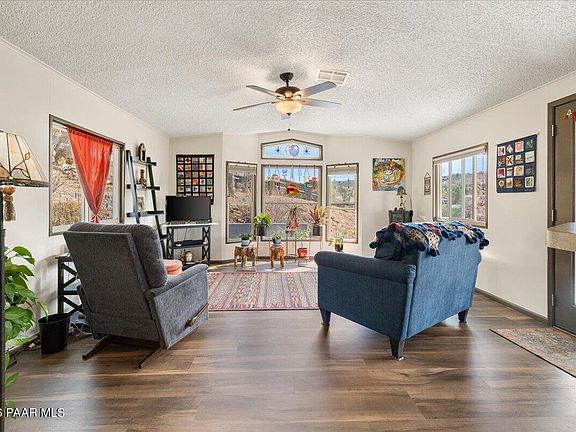 3rd image of 2099 Hillside Loop Rd