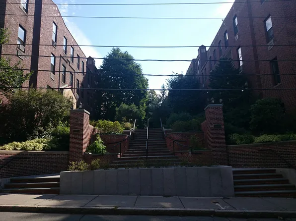 319 Tappan St APT 6, Brookline, MA 02445